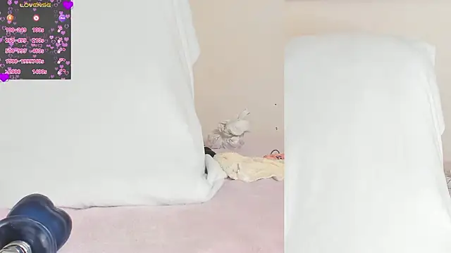 Snapshot of Soraya_Davis chatting on 03-09-26, 08:29 Soraya Davis online show from 03-09-26, 08:29