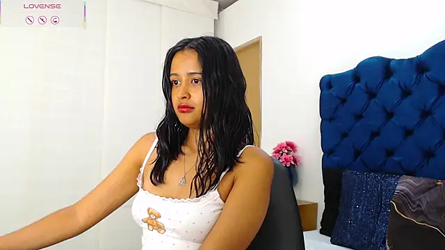 Lili666  online show from 06-23-26, 03:37