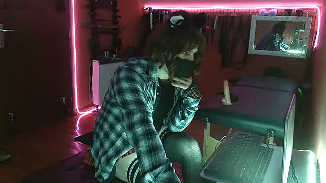 Ginny-the-bdsm-nympho online show from 03-29-26, 05:02