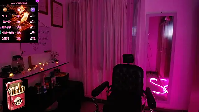 Snapshot of Misslana_wn1 chatting on 10-15-25, 04:12 Misslana wn1 online show from 10-15-25, 04:12