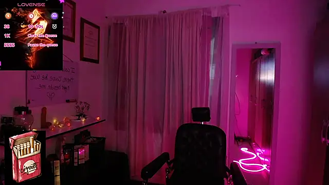 Snapshot of Misslana_wn1 chatting on 10-17-25, 04:37 Misslana wn1 online show from 10-17-25, 04:37