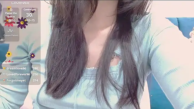 Snapshot of YURIALA chatting on 12-28-24, 06:39 YURIALA online show from 12-28-24, 06:39