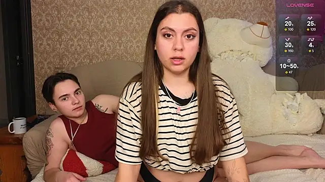 Snapshot of twobabesweet chatting on 09-25-25, 02:48 twobabesweet online show from 09-25-25, 02:48