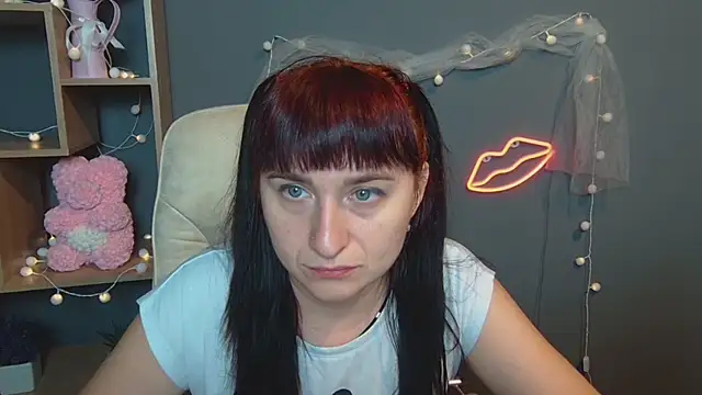 NinaFlawlees online show from 09-18-25, 12:07