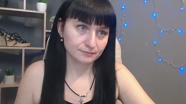 NinaFlawlees online show from 11-25-25, 12:49