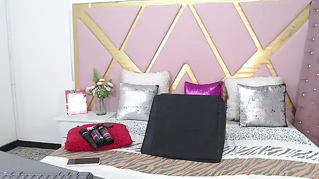 CanndyBrunett online show from 01-14-25, 03:26