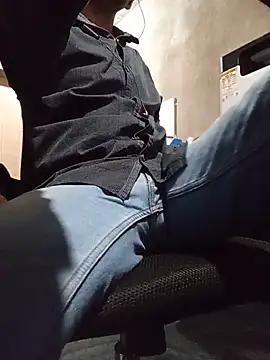 robinsan1010 online show from 06-26-26, 04:33