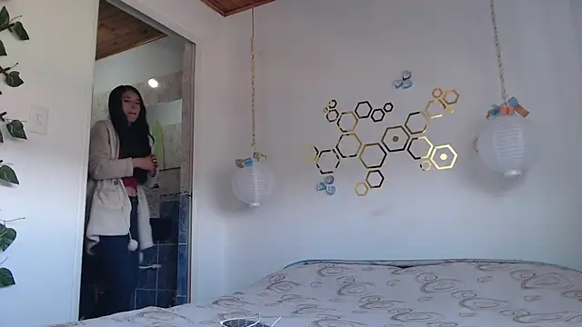 adriscute online show from 02-28-25, 09:12