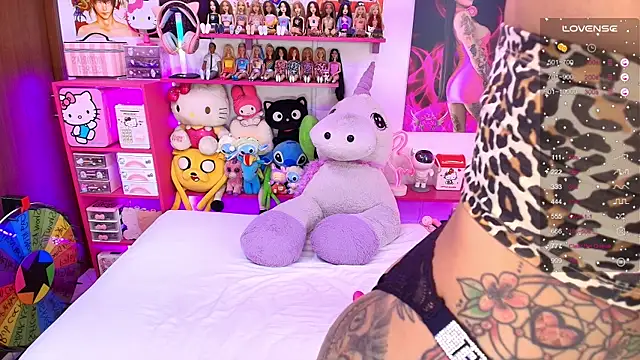 Snapshot of tattooBabyxxx chatting on 04-12-26, 06:18 tattooBabyxxx online show from 04-12-26, 06:18