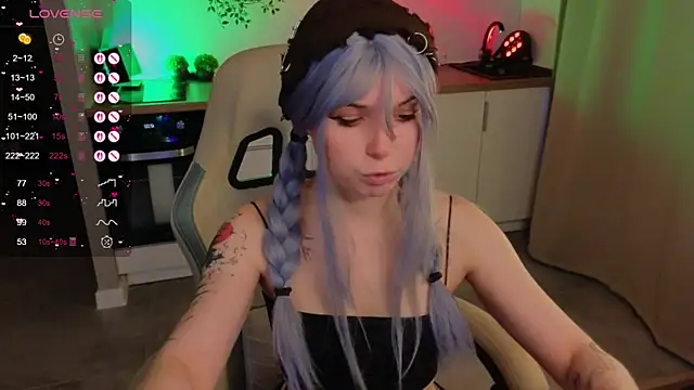 Snapshot of zelda_1 chatting on 10-03-25, 01:41 zelda 1 online show from 10-03-25, 01:41