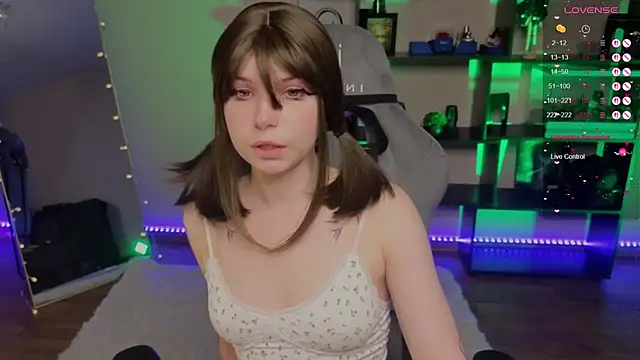 Snapshot of zelda_1 chatting on 12-16-25, 10:26 zelda 1 online show from 12-16-25, 10:26