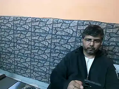 Snapshot of AerifiedLivelong chatting on 01-19-25, 06:32 AerifiedLivelong online show from 01-19-25, 06:32