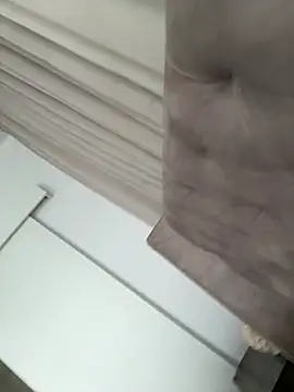 Snapshot of MileySummer chatting on 02-12-26, 07:47 MileySummer online show from 02-12-26, 07:47