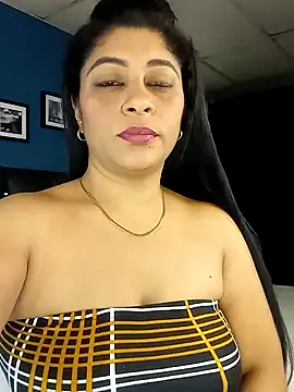 Snapshot of Lashmy111 chatting on 01-26-25, 02:45 Lashmy111 online show from 01-26-25, 02:45