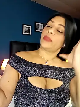 Snapshot of Lashmy111 chatting on 03-18-25, 01:32 Lashmy111 online show from 03-18-25, 01:32