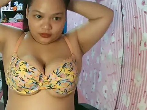 Snapshot of shaira4u chatting on 03-29-26, 05:35 shaira4u online show from 03-29-26, 05:35