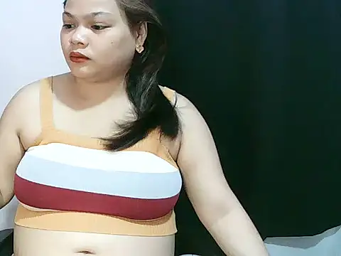 Snapshot of shaira4u chatting on 05-04-26, 11:28 shaira4u online show from 05-04-26, 11:28