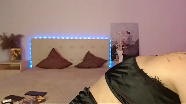 RoxannePure online show from 01-18-25, 02:14