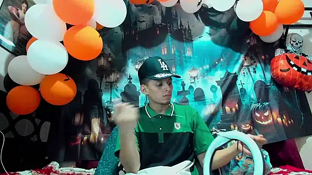 davidlatin66 online show from 10-17-25, 01:20