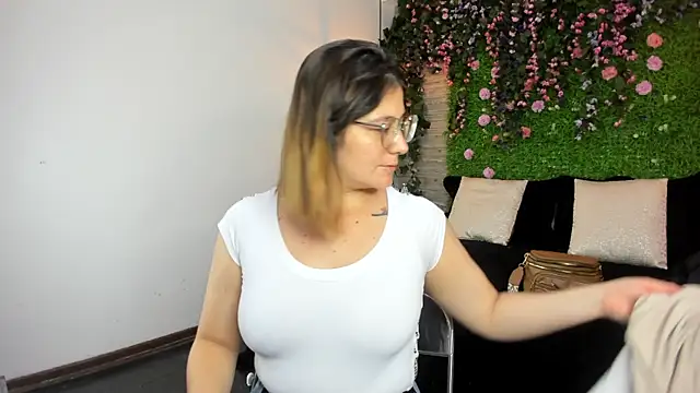 SarahDeyvis online show from 11-11-25, 01:00