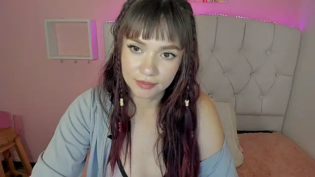 Snapshot of 18candys chatting on 12-27-24, 11:42 18candys online show from 12-27-24, 11:42