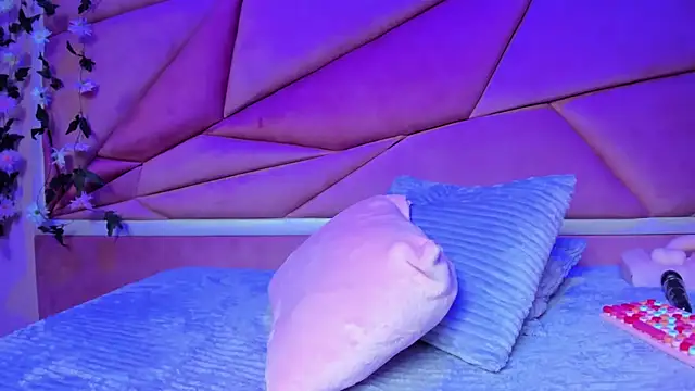 luna miler  online show from 10-29-25, 02:58