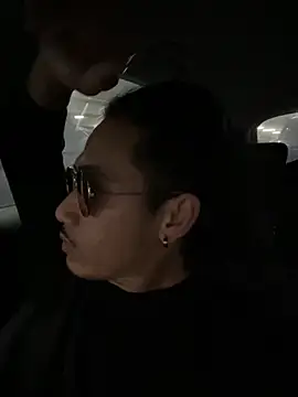 Snapshot of bigbrown- chatting on 11-15-25, 04:14 bigbrown- online show from 11-15-25, 04:14