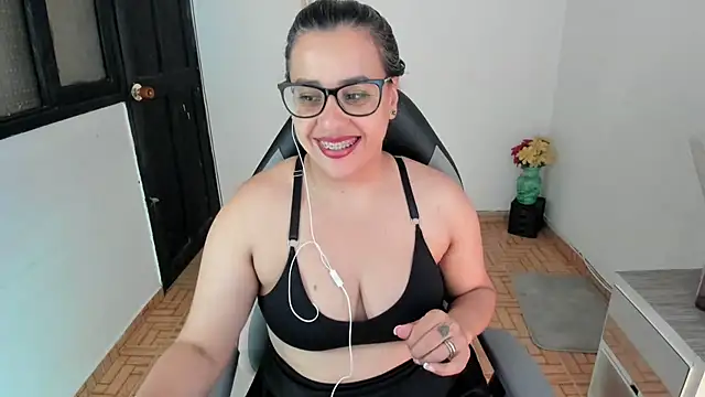 smile sweetpao online show from 03-10-25, 06:38