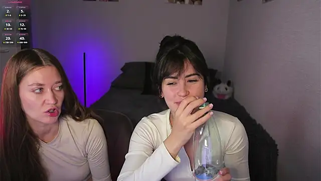 Mari   Anna online show from 10-24-25, 04:42