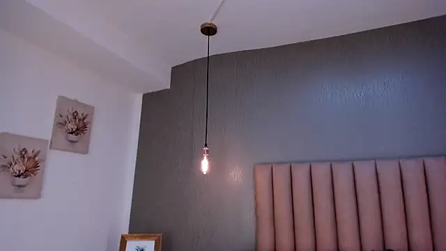 Alexa Thaylor  online show from 01-31-25, 09:05