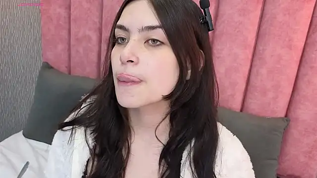 Alexa Thaylor  online show from 03-05-26, 04:03