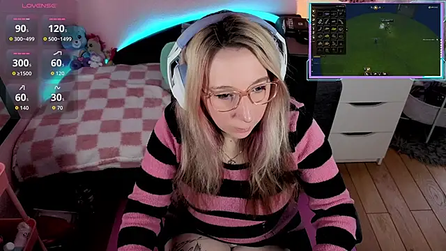 Snapshot of JustKerry chatting on 03-16-26, 08:29 JustKerry online show from 03-16-26, 08:29