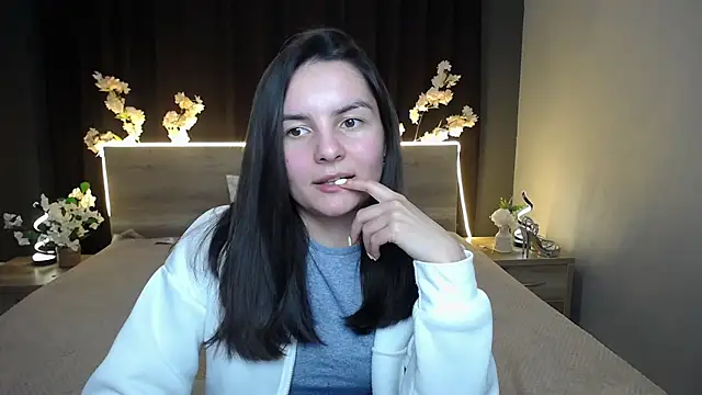 Snapshot of JasmineAsha chatting on 04-18-26, 08:42 JasmineAsha online show from 04-18-26, 08:42