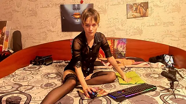 KagamiTayga online show from 10-18-25, 02:58