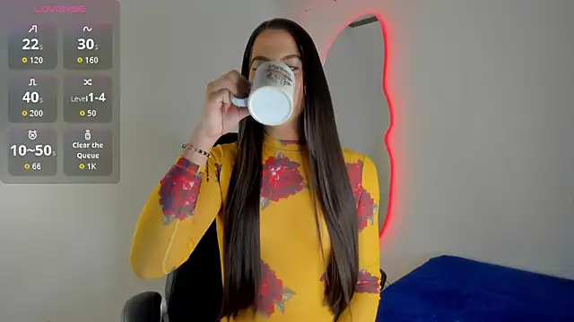 Naughtysofiaa online show from 09-19-25, 02:13