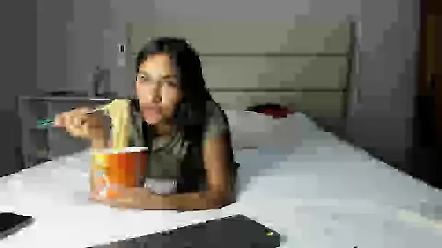 Snapshot of Aurora_Vanir chatting on 12-06-24, 01:18 Aurora Vanir online show from 12-06-24, 01:18