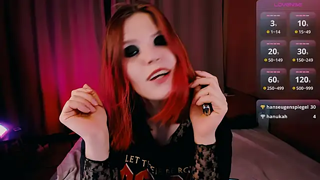 Snapshot of Erika_Fix chatting on 11-17-25, 08:03 Erika Fix online show from 11-17-25, 08:03