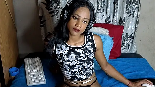 Snapshot of Eroticteasexoxox chatting on 01-24-25, 08:32 Eroticteasexoxox online show from 01-24-25, 08:32