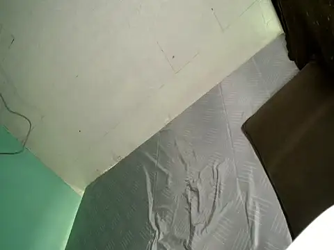 Snapshot of katie_white chatting on 09-17-25, 05:53 katie white online show from 09-17-25, 05:53