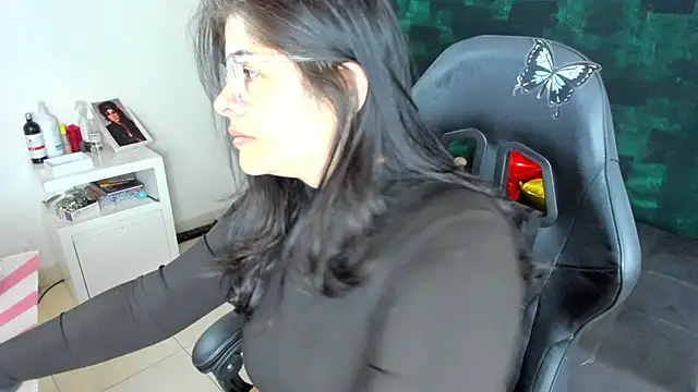 BellaFlaming online show from 01-15-25, 10:27