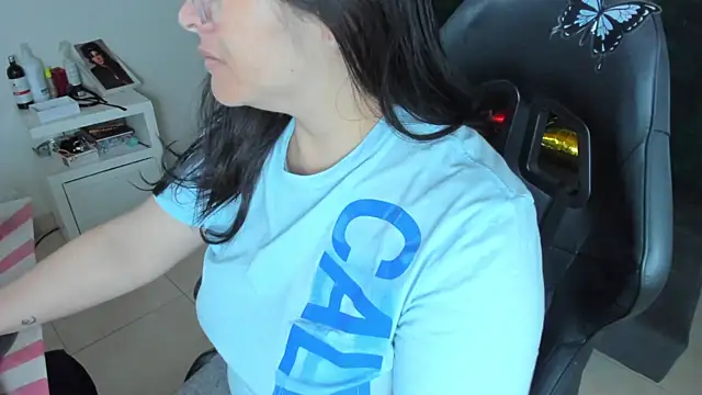 BellaFlaming online show from 01-16-25, 10:32