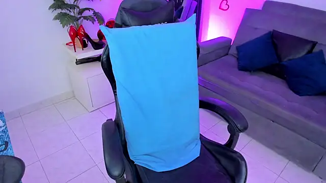 BellaFlaming online show from 03-21-25, 01:45