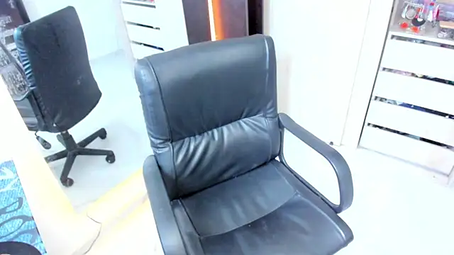 BellaFlaming online show from 06-19-26, 11:58
