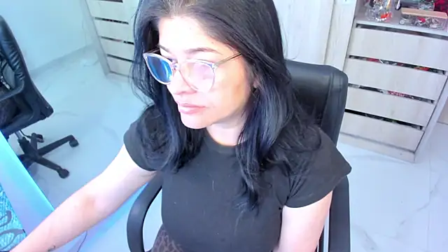 BellaFlaming online show from 06-25-26, 12:09