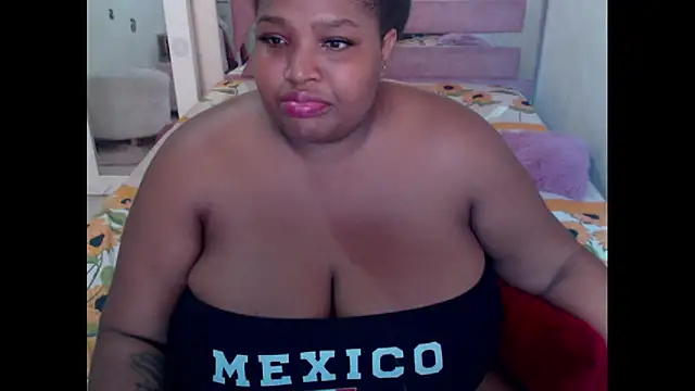 Snapshot of chocolatehot04 chatting on 01-23-25, 10:11 chocolatehot04 online show from 01-23-25, 10:11