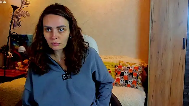 mia grantes online show from 09-30-25, 05:40