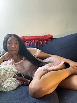 Snapshot of Iceblanca chatting on 10-30-25, 02:46 Iceblanca online show from 10-30-25, 02:46