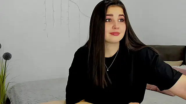Snapshot of Talla_a chatting on 03-18-25, 10:36 Talla a online show from 03-18-25, 10:36