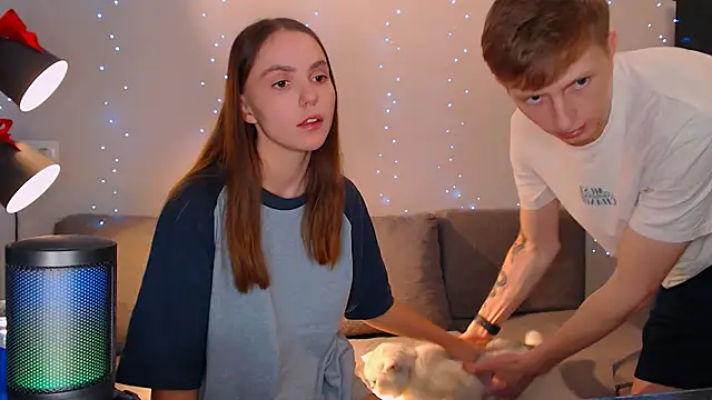 juliaanddima online show from 12-25-24, 12:27