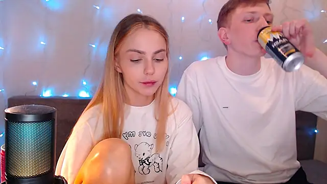 juliaanddima online show from 09-21-25, 10:00